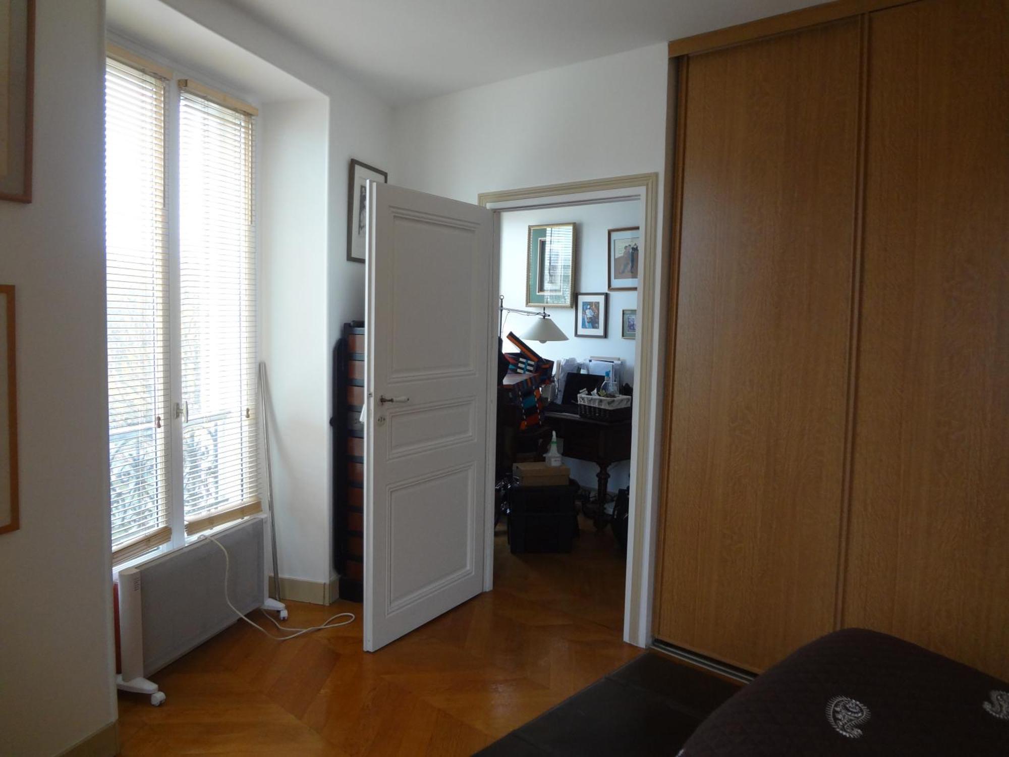 Hotel Les 1001 Nuits Parigi Esterno foto